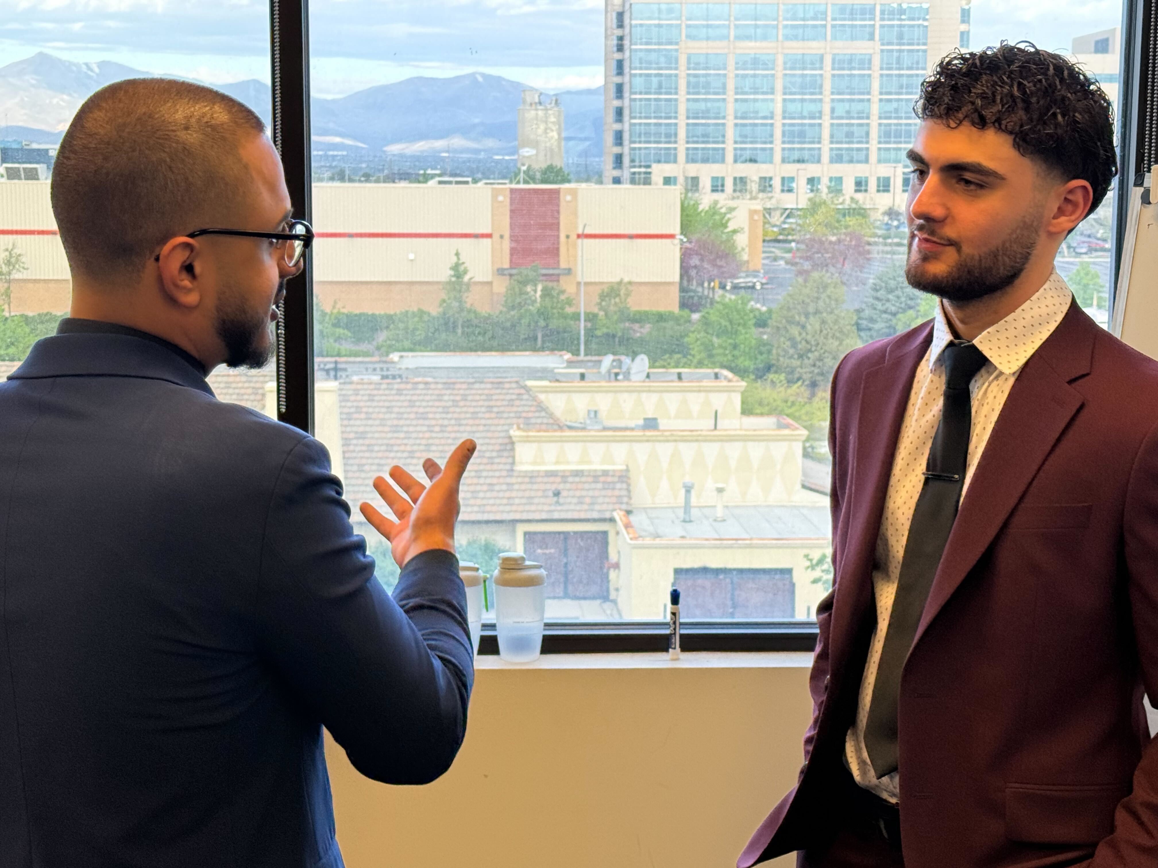 Maximize Global professionals in a one-on-one mentorship session