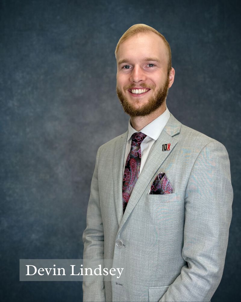 Headshot of Devin Lindsey